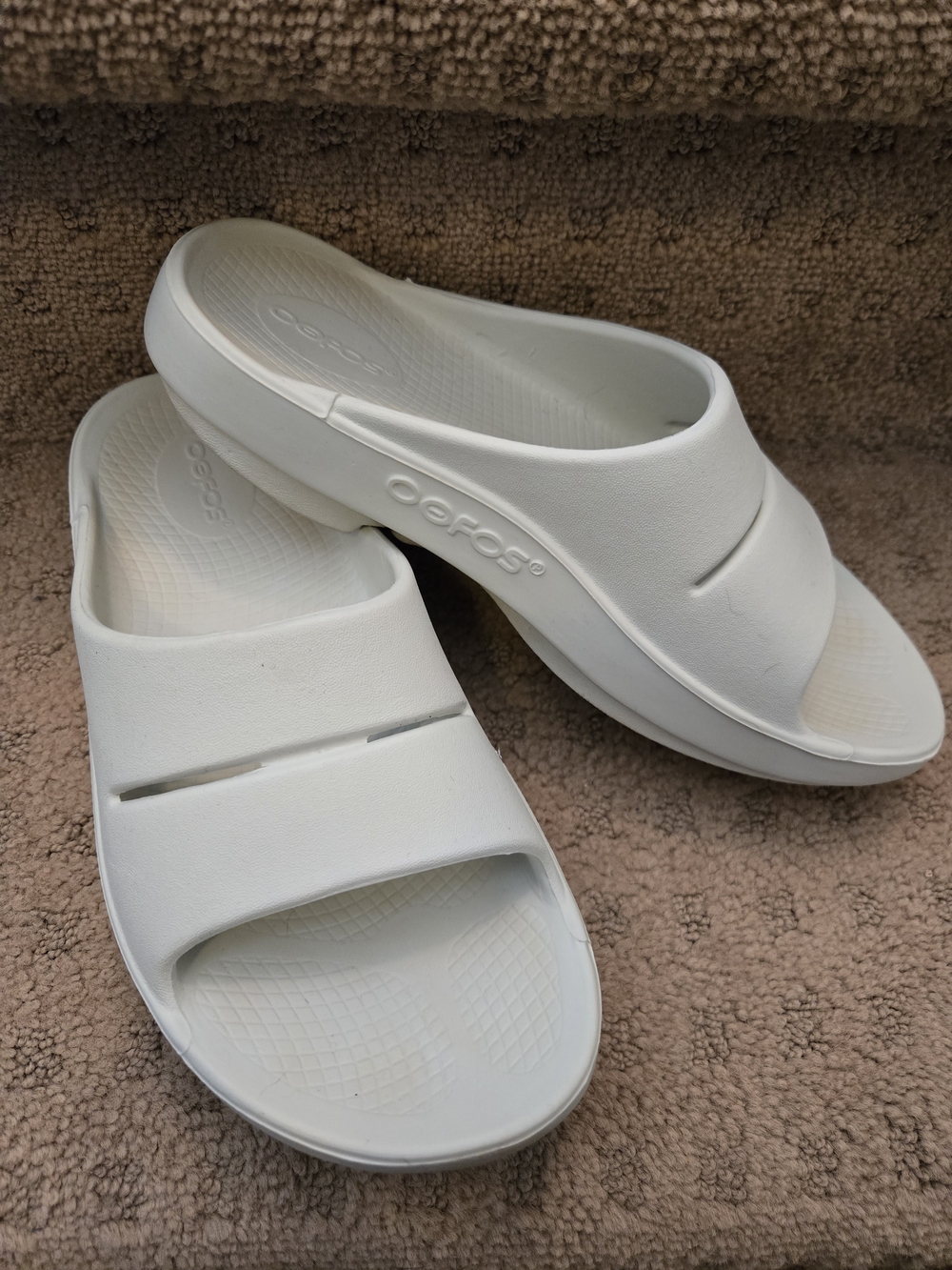 OOFOS Off-white Comfort Slide Sandals